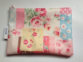 ブランド風パッチワークポーチ